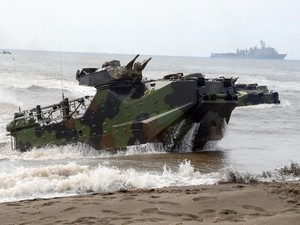 Ketika TNI AL dan Marinir AS Menyerbu Musuh di Pantai Situbondo