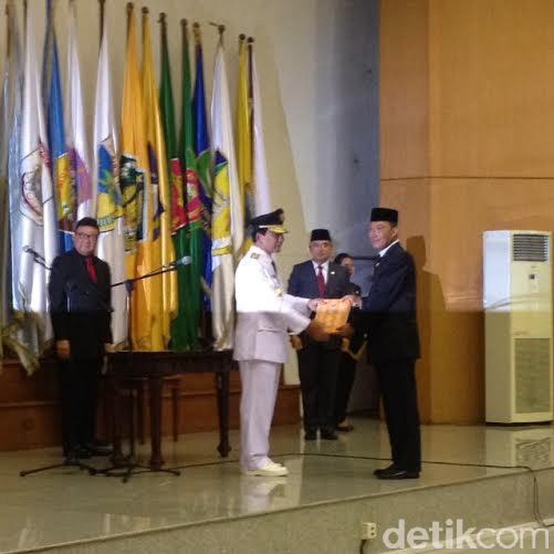 Mendagri Lantik Gubernur Kalsel Tarmizi Karim dan Wakil Rektor IPDN Erliana Hasan Mendagri Lantik Gubernur Kalsel Tarmizi Karim dan Wakil Rektor IPDN Erliana Hasan