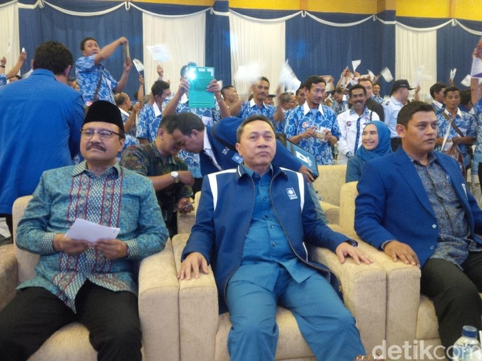 Soal Penantang Risma, Zulkifli: Kami Cari yang Terbaik, Bukan Boneka loh