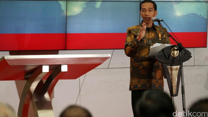 Presiden Joko Widodo (Jokowi) membuka Hari Ulang Tahun (HUT) Pasar Modal Indonesia ke-38, di Gedung Bursa Efek Indonesia (BEI), Jakarta, Senin (10/8/2015). Jokowi mengatakan lambatnya perekonomian bukan hanya terjadi di Indonesia saja. Agung Pambudhy/detikcom.