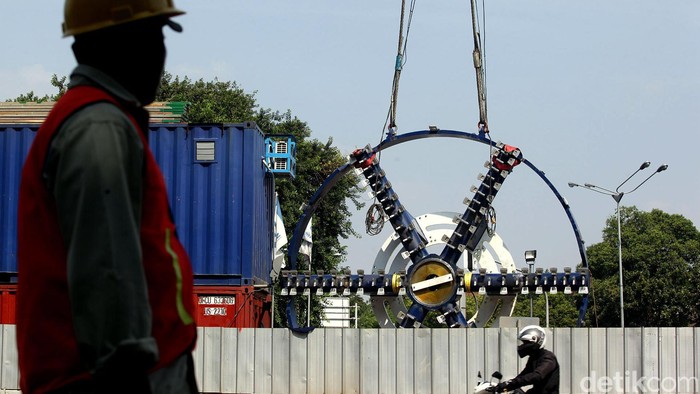 Diresmikan Jokowi, Bor Raksasa Pembelah Perut Jakarta Mulai Beraksi