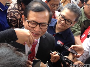 Pramono dan Darmin Nasution Beriringan Tiba di Istana Negara