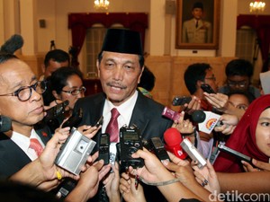 Cerita Luhut Soal Posisi Menko Polhukam dan 2 Kali Kejutan dari Jokowi
