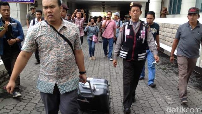 KPK Geledah Rumah 2 Eks Wakil Ketua DPRD Sumut