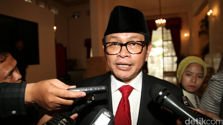 Seskab Pramono: Persoalan Minta Maaf ke PKI Tidak Pernah Dibahas Jokowi Seskab Pramono: Persoalan Minta Maaf ke PKI Tidak Pernah Dibahas Jokowi