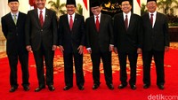 Enam posisi menteri yang diganti yakni Menko Perekonomian Sofyan Djalil diganti Darmin Nasution, Menko Kemaritiman Indroyono Soesilo diganti Rizal Ramli, Sekretaris Kabinet Andi Widjajanto diganti Pramono Anung, Menteri PPN/Kepala Bappenas Adrinof Chaniago diganti Sofyan Djalil, Menko Polhukam Tedjo Edhy Purdijatno diganti Luhut B. Pandjaitan, Mendag Rachmat Gobel diganti Thomas Lembong. Foto: Agung Pambudhy