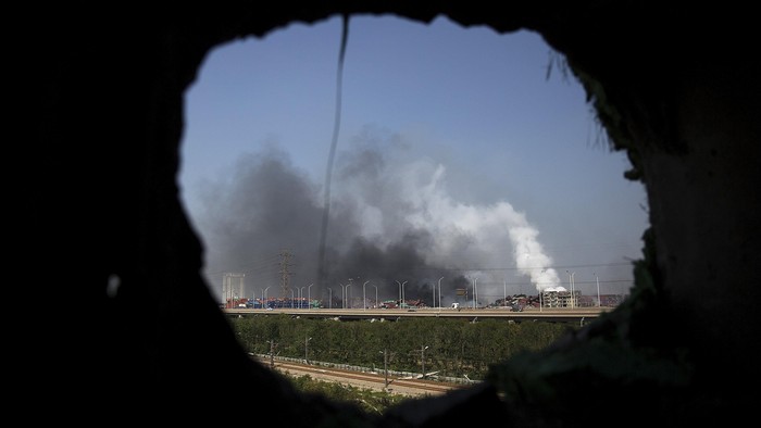 Korban Tewas Jadi 50 Orang, China Selidiki Penyebab Ledakan Tianjin
