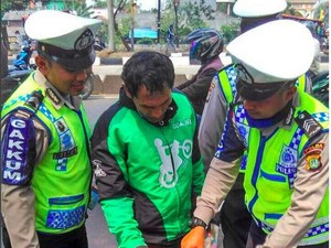 Duh, Masih Ada Driver Go-Jek yang Tidak Tertib Lalin Nih!