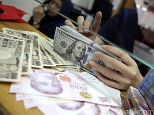 Rupiah Kembali Digencet Dolar AS, Ini Biang Keroknya
