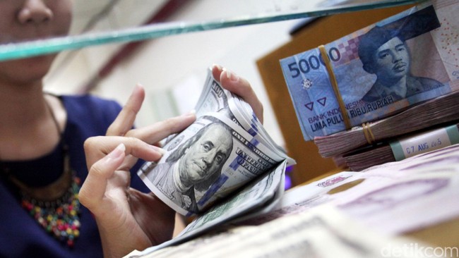 Tutup Akhir Pekan, Rupiah Paling Perkasa di Asia
