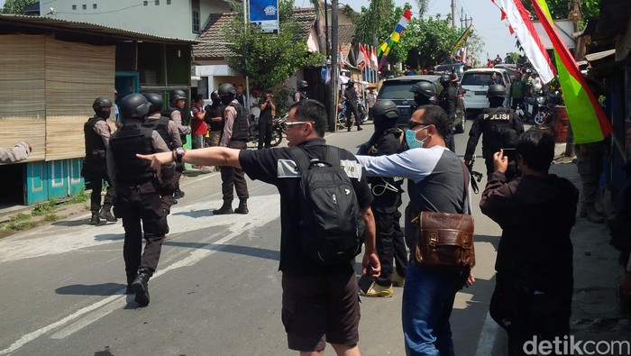 Densus 88 Berebut Susu Bubuk dengan Ibunda Terduga Teroris