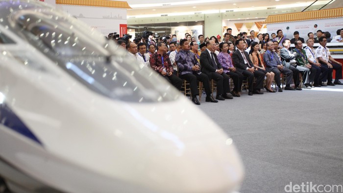 Kereta Cepat JKT-BDG Dijamin Nggak Mangkrak