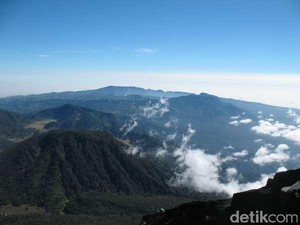 Hilang Beberapa Hari, Daniel Pendaki Bogor Ditemukan Selamat di Semeru