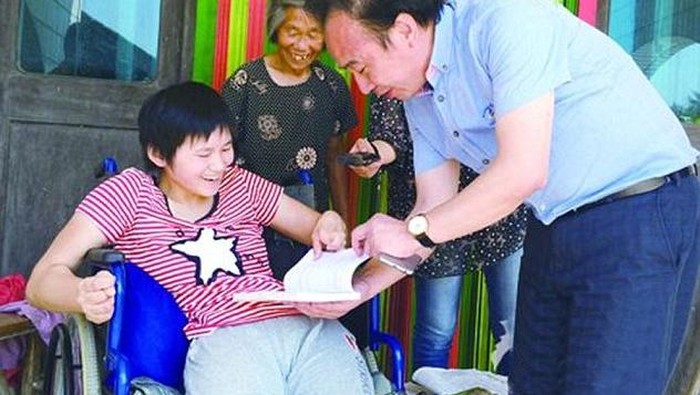 Kisah Pasien Cerebral Palsy yang Tulis Novel Hanya dengan Satu Jari
