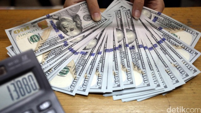 Mulai Jinak, Dolar AS Sudah Turun ke Rp 14.500-an