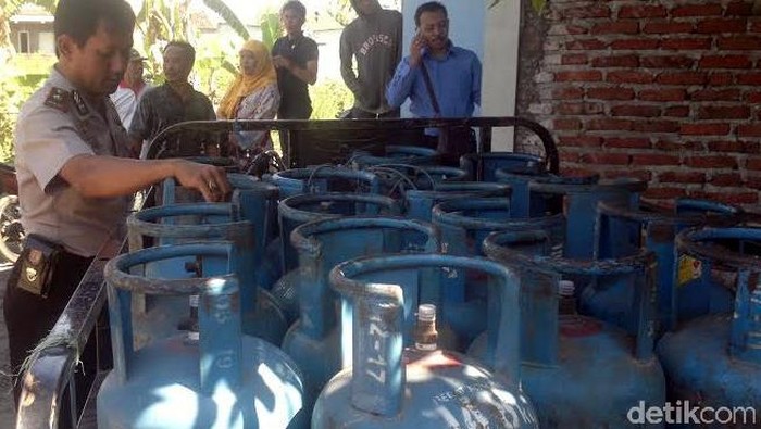 Rumah Pengoplos Elpiji di Sidoarjo Digerebek Polisi