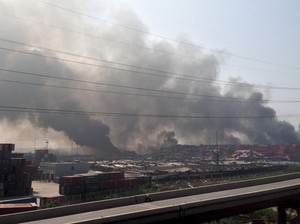 Korban Tewas Ledakan Dahsyat di Tianjin Jadi 17 Orang, 400 Luka