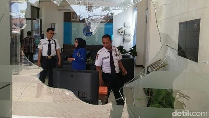 Kantor BNNP Sulawesi Selatan Diserang Warga