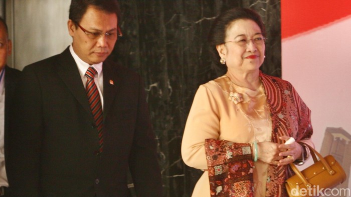 Intermezo Mega, Soal Risma Nyaris Gagal Pilkada Sampai Masa Depan KPK