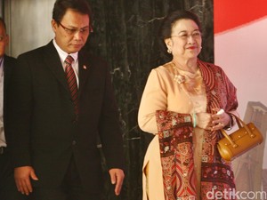 Intermezo Mega, Soal Risma Nyaris Gagal Pilkada Sampai Masa Depan KPK