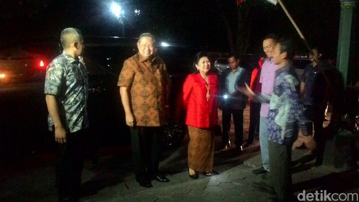 SBY Temui Follower Twitternya di Yogyakarta