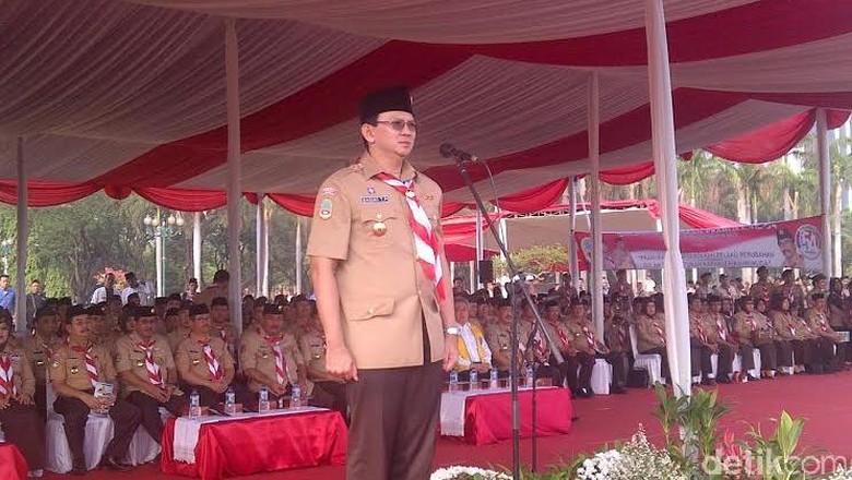 Pantau Kinerja Lurah dari Aplikasi Qlue, Ahok: Jakarta Selatan dan Barat Parah! Pantau Kinerja Lurah dari Aplikasi Qlue, Ahok: Jakarta Selatan dan Barat Parah!