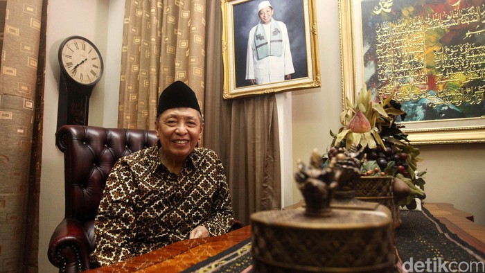 Mantan Wapres Hamzah Haz Mantan Wakil presiden Hamzah Haz saat berbincang bersama detikcom dikediamannya, Jakarta, Kamis (13/08/2015). Grandyos Zafna/detikcom