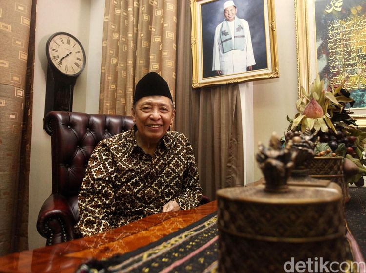 Mengenang Wapres Ke-9 Hamzah Haz dalam Bingkai Foto