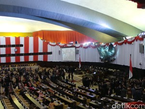 Telat, Menteri Susi hingga Titiek Soeharto Tak Boleh Masuk Lewat Pintu Utama