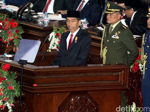 Jokowi Sampaikan Pidato Kenegaraan Pertama di Sidang Bersama DPR-DPD