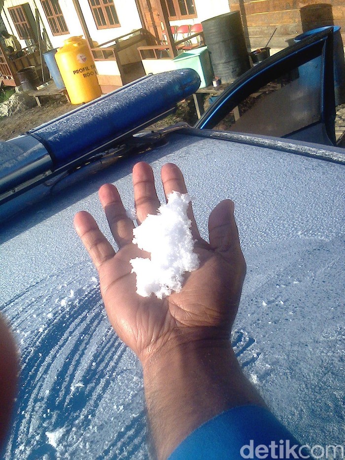 Hujan Es Juga Sampai ke Ilaga, Kebun Warga Rusak