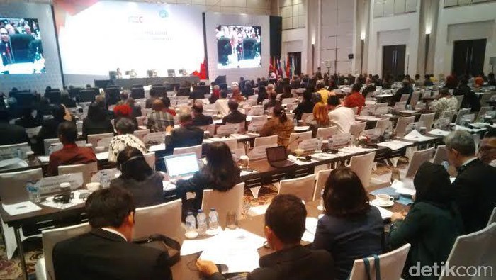 MK Gelar Simposium Internasional Bahas Constitutional Complaint