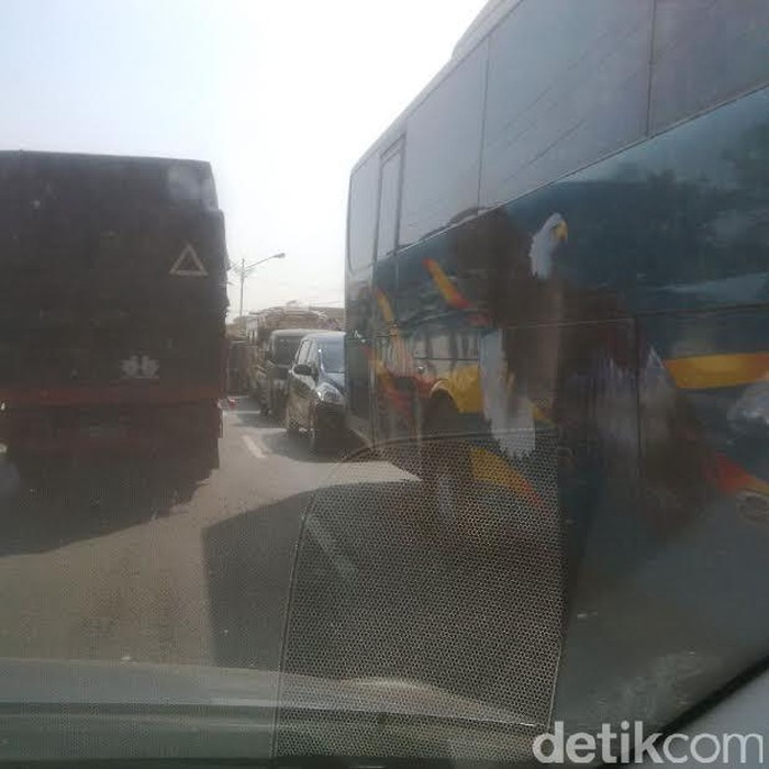 Perayaan HUT RI di Brebes Meriah, Pantura Tersendat 3 Km