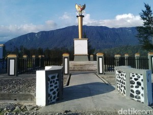 Ini Tugu Demokrasi, Tanda Perdamaian Perang Saudara di Puncak Papua