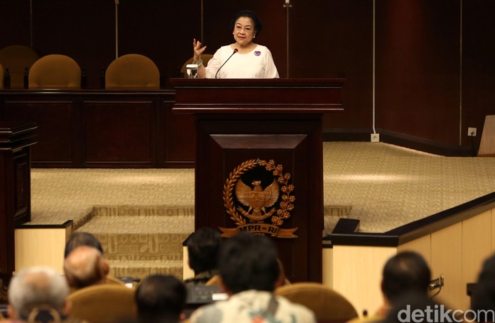 Megawati: Ini Lagi Ribut Soal Freeport, Harus Direvolusi Mental
