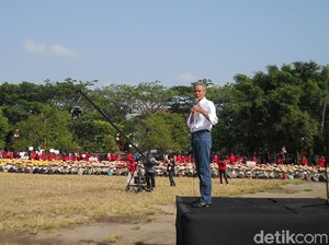 Motivasi Mahasiswa UGM, Gubernur Ganjar Bicara Impor Sapi hingga Ideologi