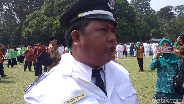 Sukses Bikin Gerakan Jamban Sehat, Kades Gurimbang Dipuji Jokowi