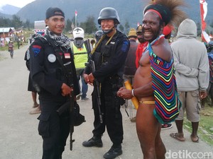 Saat Masyarakat Adat Papua Berkoteka Ikut Rayakan HUT RI di Ilaga