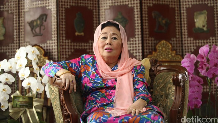 Puasa dan Minum Jus, Resep Sinta Nuriyah Tetap Bugar di Usia 67