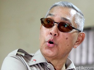 Cerita Try Sutrisno Saat Dampingi Soeharto Blusukan dan Menyamar