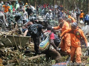 Kabasarnas Beri Penghargaan untuk Tim Gabungan SAR Trigana