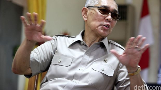 Jenderal TNI (Purn.) Try Sutrisno (lahir di Surabaya, Jawa Timur, 15 November 1935; umur 79 tahun) adalah Wakil Presiden Indonesia ke-6 periode 1993-1998. Rengga Sancaya/detikcom.