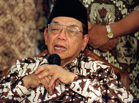 Kiai Haji Abdurrahman Wahid, akrab dipanggil Gus Dur (lahir di Jombang, Jawa Timur, 7 September 1940  meninggal di Ciganjur, 30 Desember 2009 pada umur 69 tahun)[1] adalah tokoh Muslim Indonesia dan pemimpin politik yang menjadi Presiden Indonesia yang keempat dari tahun 1999 hingga 2001.