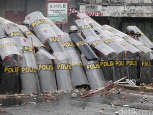 1.000 Polisi Dikerahkan Mengamankan Relokasi Kampung Pulo