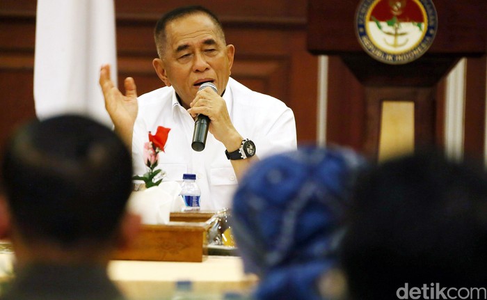 Menhan Ryamizard Hukuman Bagi Pelaku Teror Harus Seberat-beratnya