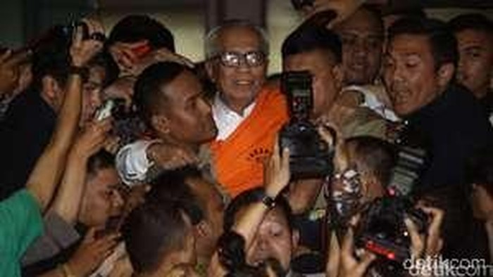 Sidang OC Kaligis Ditunda Sepekan