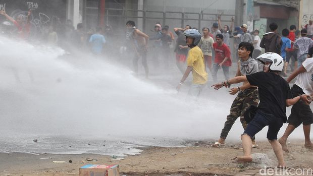 Penggusuran Kampung Pulo Sesuai Asas Umum Pemerintahan 