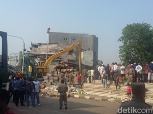 Ketika Tangan Besi Ahok Runtuhkan Dinasti di Kampung Pulo