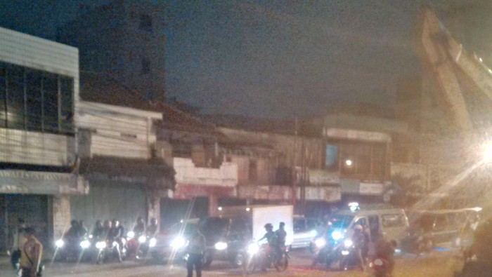 Penggusuran Kampung Pulo Setop Sementara, Jalan Jatinegara Barat Dibuka