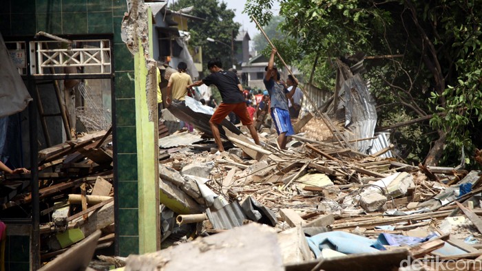 Normalisasi Kali Ciliwung di Kampung Pulo Jadi Tempat Wisata Dadakan